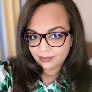 Meet your Posher, Crystal